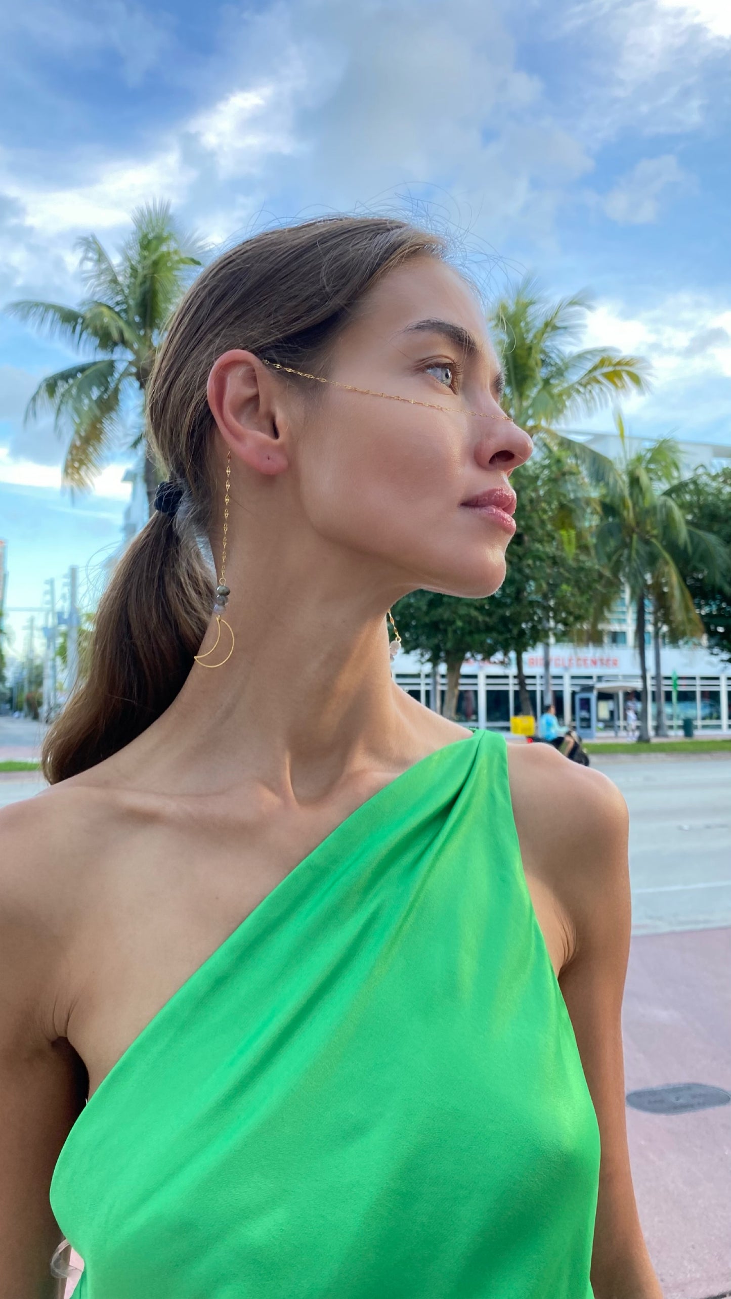 LABRADORITE FACE HAIN OR TIE NECKLACE GOLD CHAIN MOON CHARM FEMININE DELICATE EMPOWERING JEWELRY GODDESS VIBES EXOTIC JEWELRY GIFT FOR WOMEN WIFE GIRLFRIEND FESTIVAL JEWELRY IDEA MOON DIVINE FEMININE SPIRITUAL JEWELRY