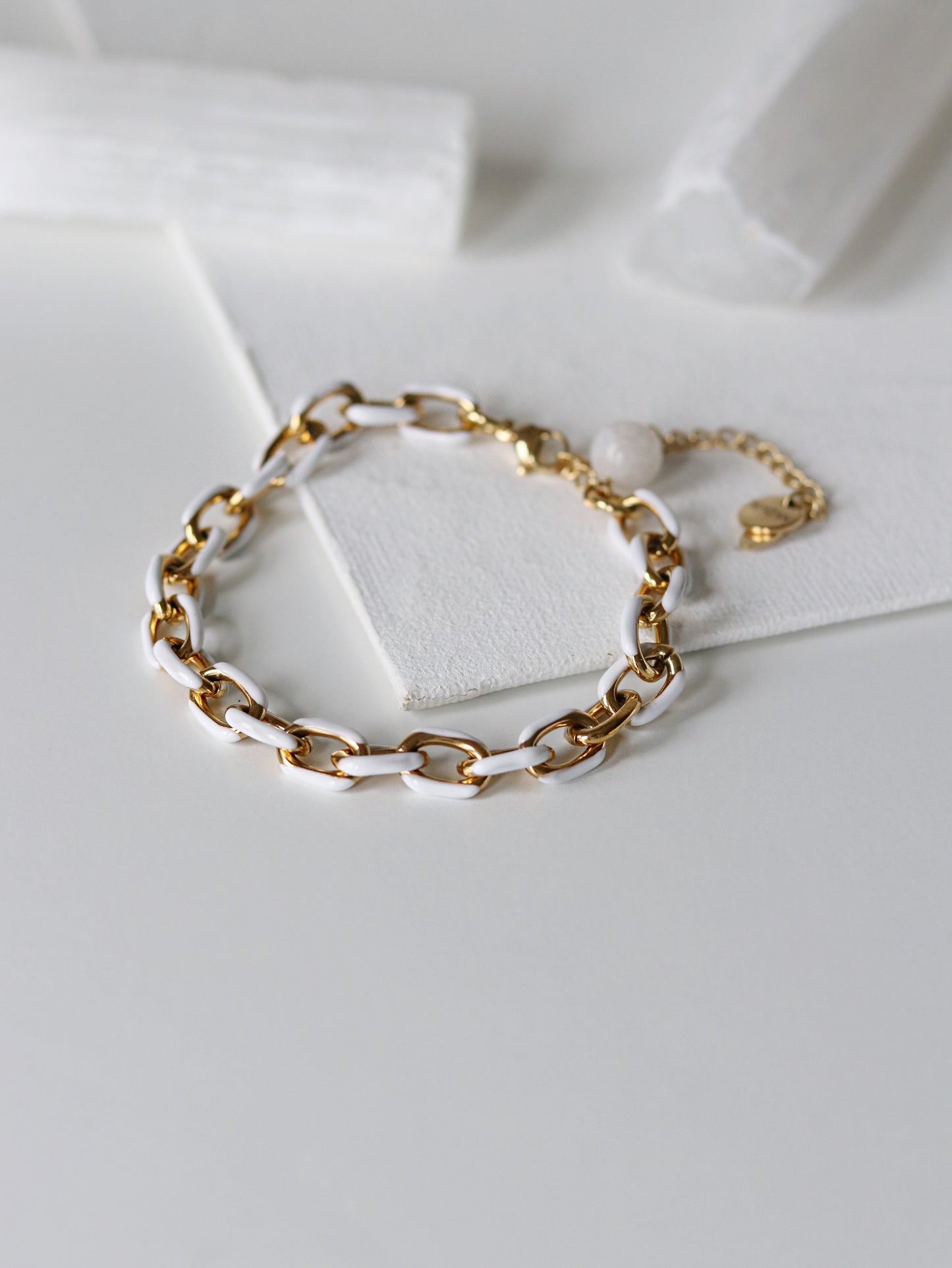 chunky gold chain
classy elegant style
fashion trendy
anniversary wife
birthday gift woman
valentines gift
stylish fashionista
gold statement chain
business attire
classic contemporary
love charm pendant
white enamel chain
gift for mom bday