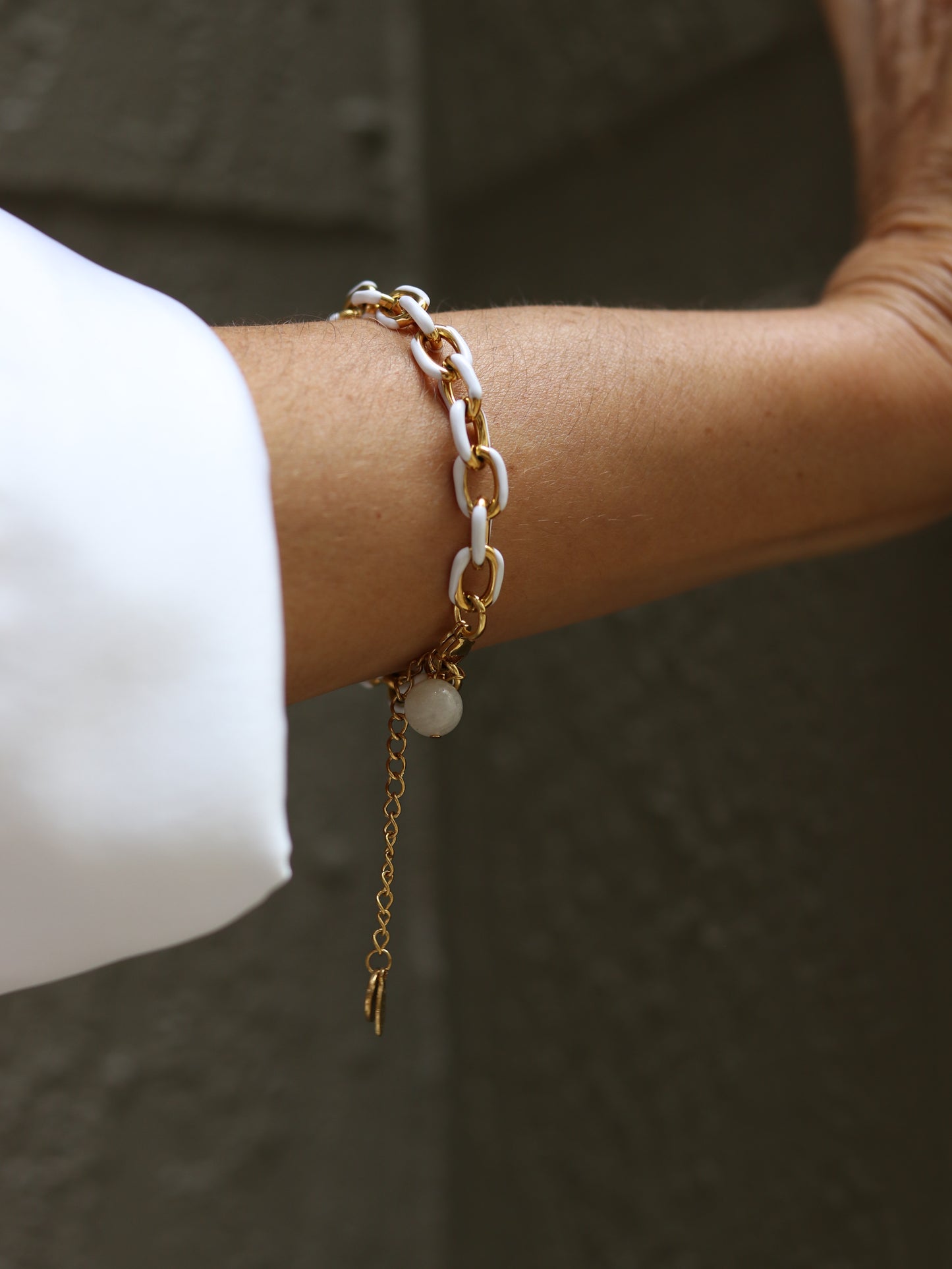 chunky gold chain
classy elegant style
fashion trendy
anniversary wife
birthday gift woman
valentines gift
stylish fashionista
gold statement chain
business attire
classic contemporary
love charm pendant
white enamel chain
gift for mom bday