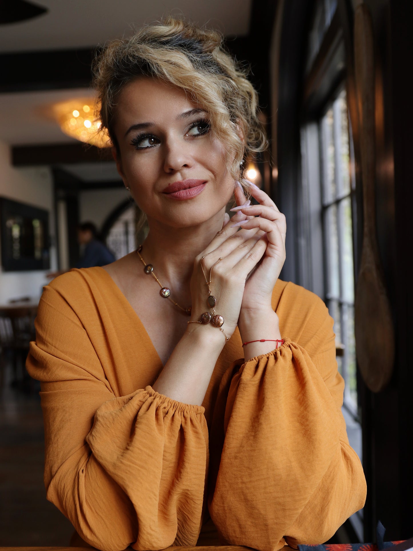 Mano de Luna- Pearl Coin Hand Chain Bracelet