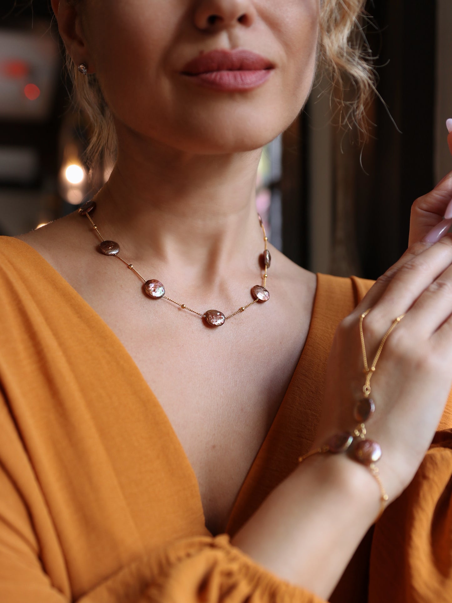 Mano de Luna- Pearl Coin Hand Chain Bracelet
