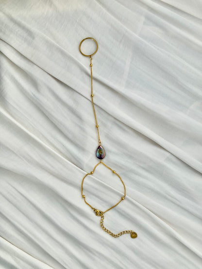 Rocio Teardrop Pearl Hand Chain Bracelet