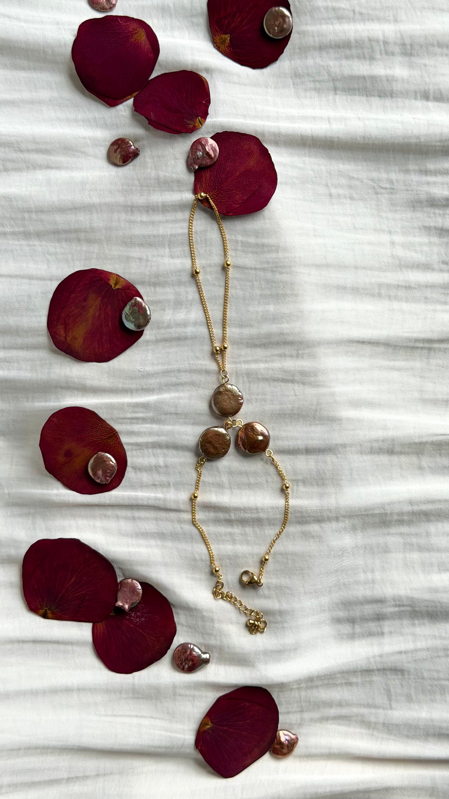 Mano de Luna- Pearl Coin Hand Chain Bracelet