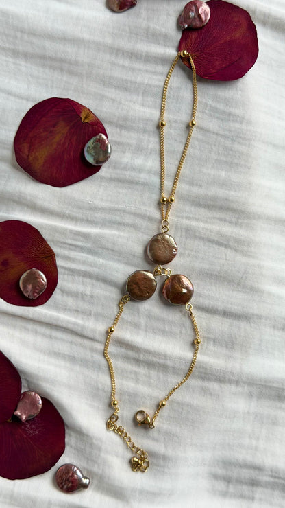 Mano de Luna- Pearl Coin Hand Chain Bracelet