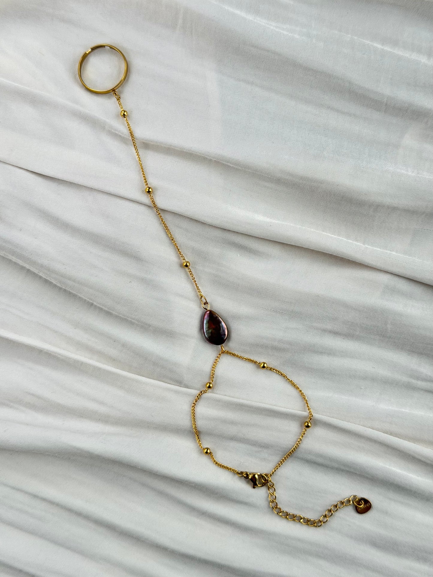 Rocio Teardrop Pearl Hand Chain Bracelet