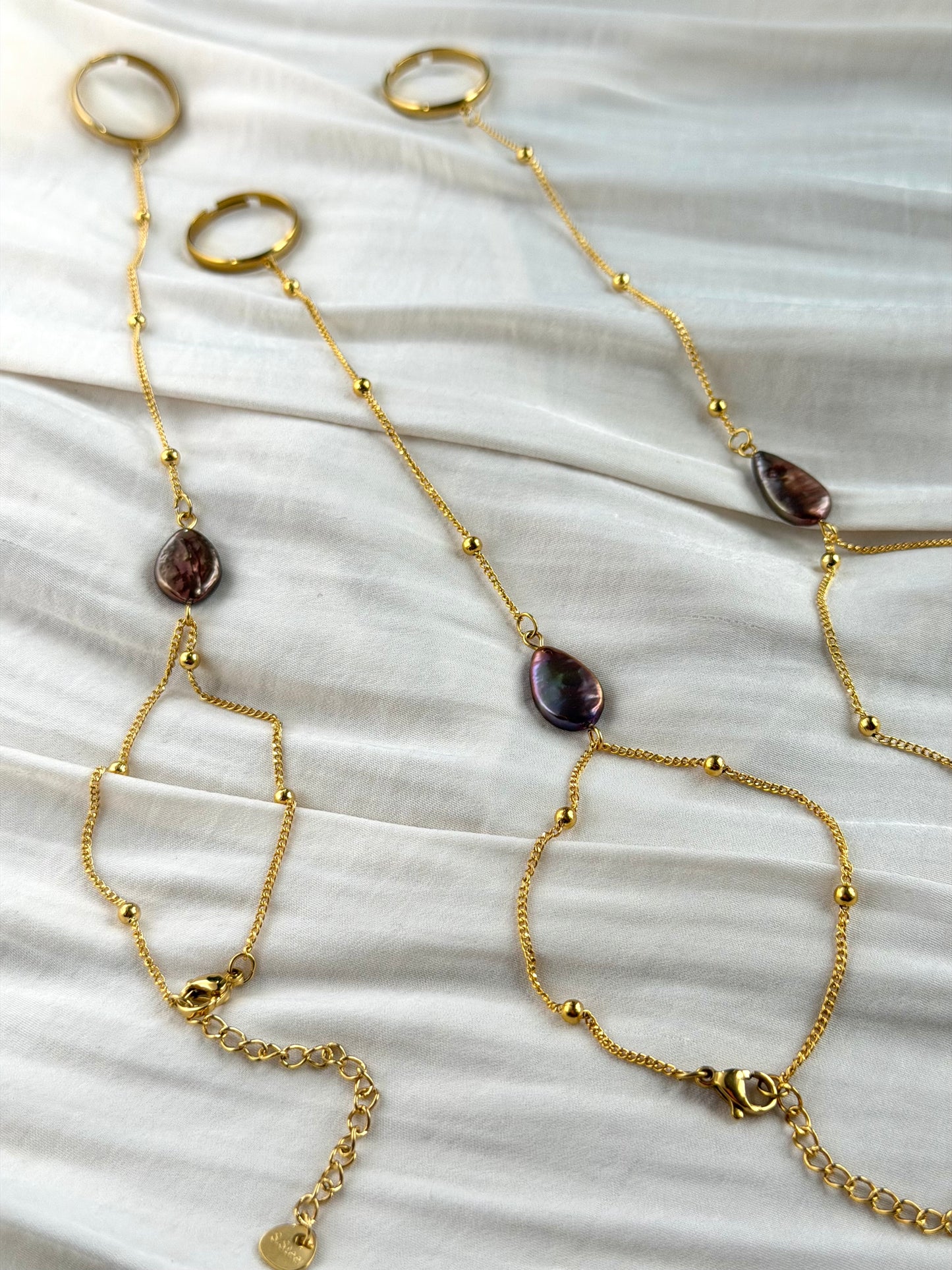Rocio Teardrop Pearl Hand Chain Bracelet