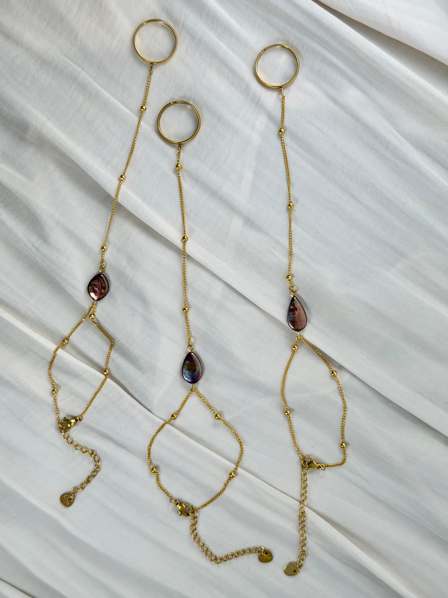 Rocio Teardrop Pearl Hand Chain Bracelet